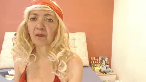 Snapshot of amelielux chatting on 18, 4, 2026 Amelie Lux online show from 18, 4, 2026