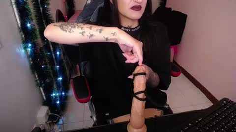 Snapshot of amelierouss chatting on 3, 12, 2024 AMELIEROUS .. see you tomorrow kisses online show from 3, 12, 2024