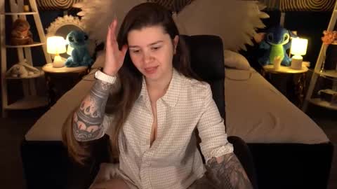 amellymillyy online show from 9, 11, 2025