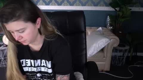 amellymillyy online show from 2, 3, 2026