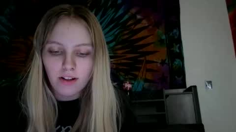Snapshot of amethystmoon18 chatting on 27, 2, 2026 amethystmoon18 online show from 27, 2, 2026