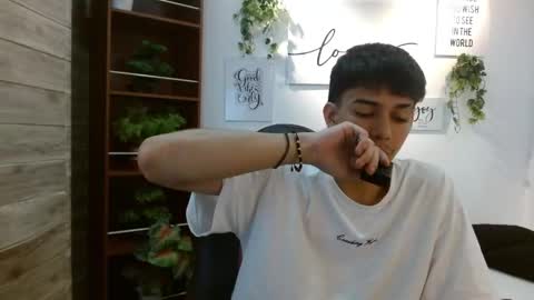 Snapshot of amethystshadow chatting on 22, 4, 2026 amethystshadow online show from 22, 4, 2026