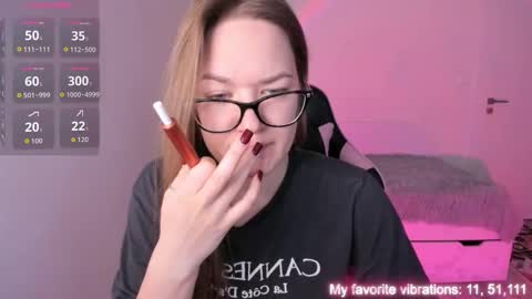 Snapshot of ami_amour_ chatting on 29, 3, 2026 Hi-hi I am Kate welcome to my sexy room online show from 29, 3, 2026