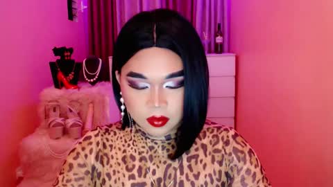 Queen Mireska online show from 1, 2, 2025