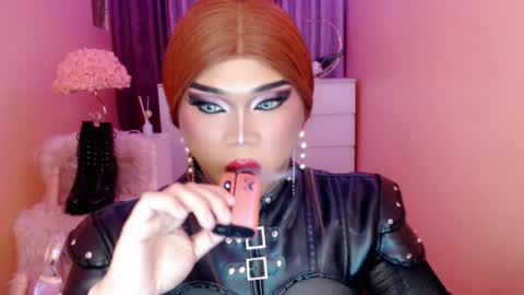 Queen Mireska online show from 8, 9, 2025