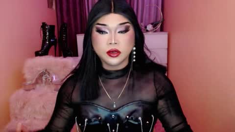 Queen Mireska online show from 4, 10, 2025