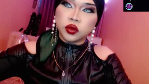 Snapshot of amiadoll chatting on 13, 3, 2026 Queen Mireska online show from 13, 3, 2026