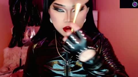 Snapshot of amiadoll chatting on 11, 4, 2026 Queen Mireska online show from 11, 4, 2026