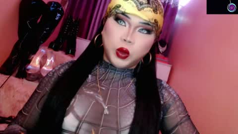 Snapshot of amiadoll chatting on 23, 4, 2026 Queen Mireska online show from 23, 4, 2026