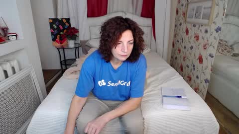 Snapshot of amihotgranny chatting on 31, 12, 2024 Ami online show from 31, 12, 2024