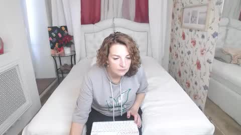 Snapshot of amihotgranny chatting on 9, 9, 2025 Ami online show from 9, 9, 2025