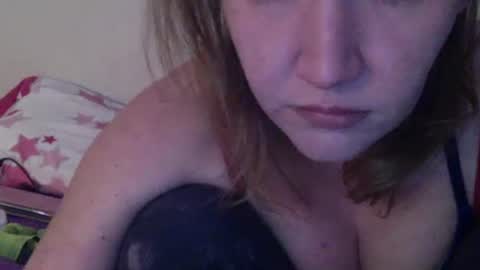 Snapshot of amileamariestar chatting on 10, 12, 2024 amileamariestar online show from 10, 12, 2024