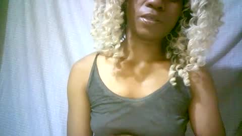 Snapshot of aminah01 chatting on 2, 1, 2025 aminah01 online show from 2, 1, 2025