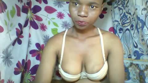 Snapshot of aminah01 chatting on 1, 4, 2026 aminah01 online show from 1, 4, 2026