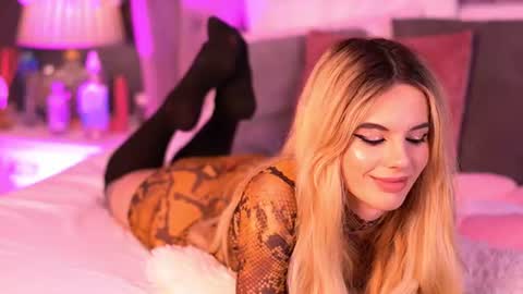 Snapshot of amiralovely chatting on 5, 7, 2026 amiralovely online show from 5, 7, 2026
