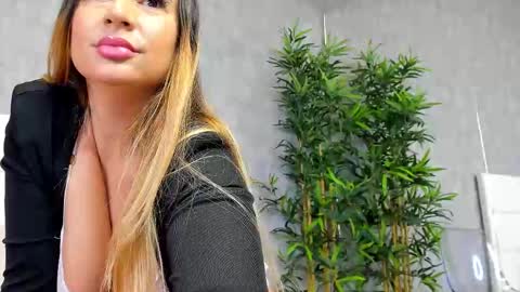 Snapshot of amirarees chatting on 30, 10, 2025 amirarees online show from 30, 10, 2025