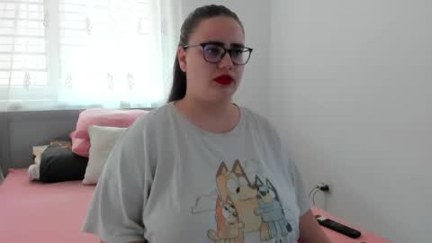 Amira Vyxen online show from 17, 4, 2026