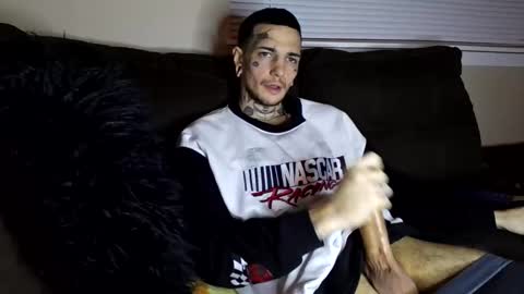 Snapshot of amiri_sweater chatting on 5, 3, 2025 amiri_sweater online show from 5, 3, 2025