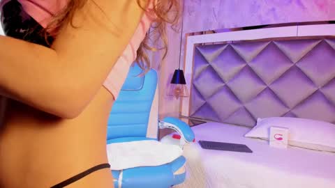 Snapshot of ammy_durand chatting on 9, 1, 2025 ammy durand online show from 9, 1, 2025