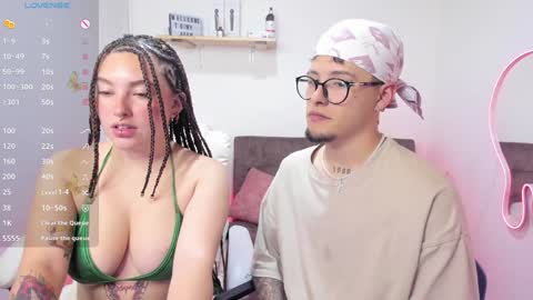 Snapshot of ammy_n_tyler chatting on 18, 12, 2024 ammy and thyler online show from 18, 12, 2024