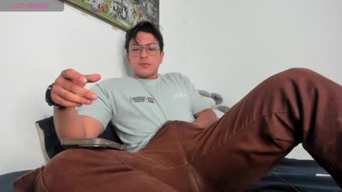 Snapshot of amon__ashford chatting on 11, 4, 2026 amon__ashford online show from 11, 4, 2026