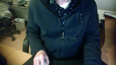 Amor2200 online show from 8, 1, 2025