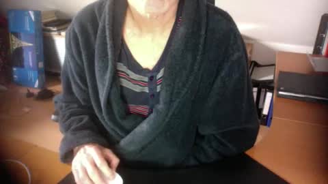Snapshot of amor2200 chatting on 11, 1, 2026 Amor2200 online show from 11, 1, 2026