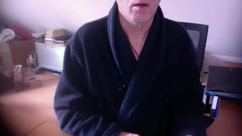 Snapshot of amor2200 chatting on 4, 2, 2026 Amor2200 online show from 4, 2, 2026