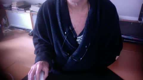 Snapshot of amor2200 chatting on 7, 2, 2026 Amor2200 online show from 7, 2, 2026