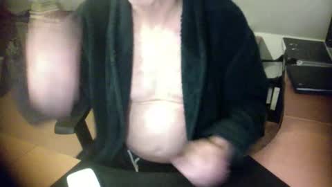 Snapshot of amor2200 chatting on 7, 2, 2026 Amor2200 online show from 7, 2, 2026