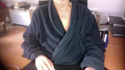 Snapshot of amor2200 chatting on 11, 2, 2026 Amor2200 online show from 11, 2, 2026