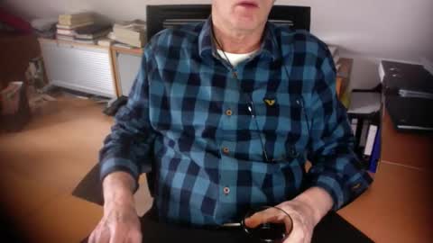 Snapshot of amor2200 chatting on 12, 2, 2026 Amor2200 online show from 12, 2, 2026