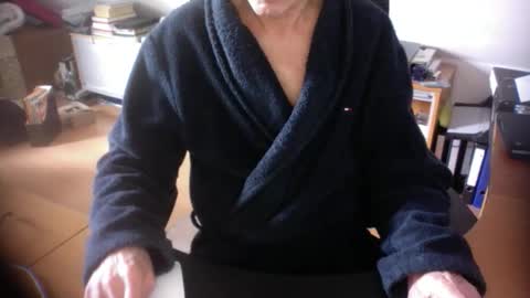 Snapshot of amor2200 chatting on 4, 3, 2026 Amor2200 online show from 4, 3, 2026