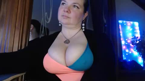 amorelara online show from 6, 12, 2024