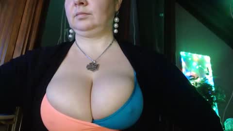 amorelara online show from 10, 12, 2024