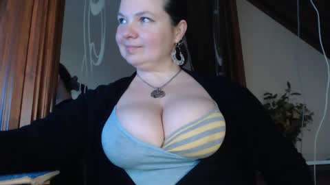 amorelara online show from 27, 1, 2025