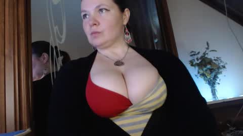 amorelara online show from 14, 2, 2025