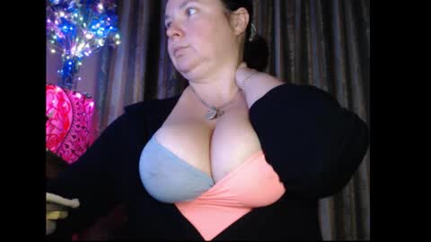 amorelara online show from 20, 9, 2025