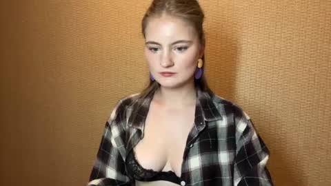 Snapshot of amorelle_ chatting on 16, 6, 2026 amorelle_ online show from 16, 6, 2026