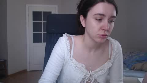 Snapshot of amoremeoww chatting on 19, 4, 2026 miss unforgettable online show from 19, 4, 2026