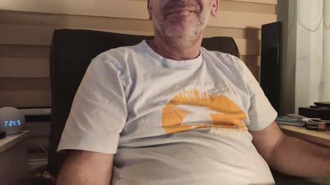 Snapshot of amorlin chatting on 24, 3, 2026 AmorLin online show from 24, 3, 2026