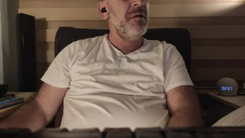 Snapshot of amorlin chatting on 5, 4, 2026 AmorLin online show from 5, 4, 2026