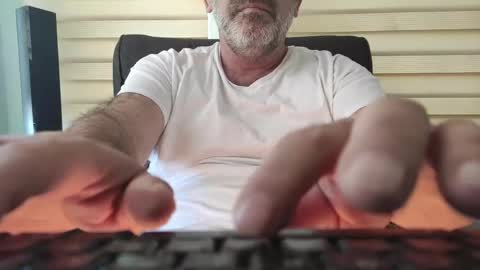 Snapshot of amorlin chatting on 6, 4, 2026 AmorLin online show from 6, 4, 2026