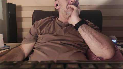 Snapshot of amorlin chatting on 8, 4, 2026 AmorLin online show from 8, 4, 2026