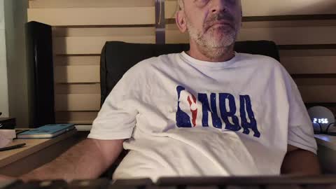 Snapshot of amorlin chatting on 11, 4, 2026 AmorLin online show from 11, 4, 2026