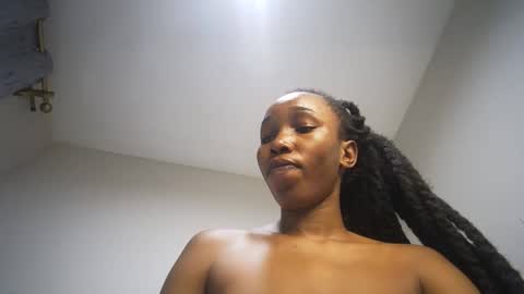 Snapshot of amunetlover chatting on 12, 9, 2025 shantel online show from 12, 9, 2025