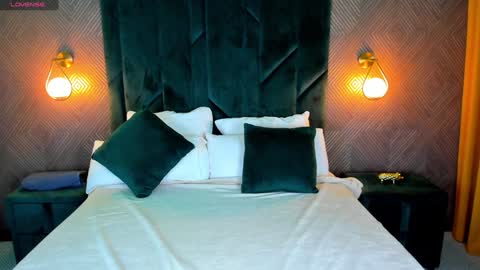 AmyGMT 2 Mon-Sun  0300am-0900am  online show from 2, 12, 2024