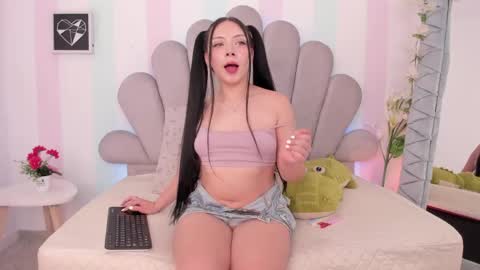 Snapshot of amy_bunniie chatting on 20, 5, 2026 Amy online show from 20, 5, 2026