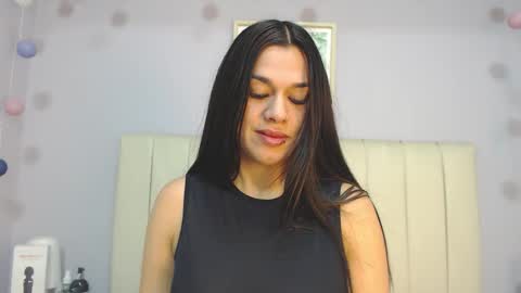Snapshot of amy_le chatting on 4, 3, 2026 Amy online show from 4, 3, 2026