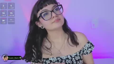 Snapshot of amy_lit chatting on 7, 5, 2026 Hello I am Allison Welcome to my room and let is have a good time together whith me online show from 7, 5, 2026